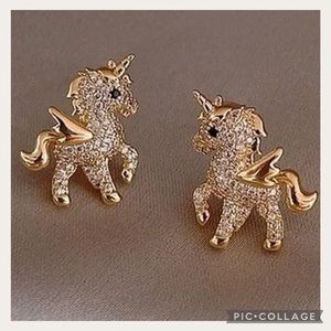 NWT Exquisite Gold Tone Rhinestone Unicorn Post Earrings HP